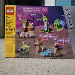 Lego Alien Planet Habitat