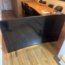 Samsung 65” Curved 4K UHD Smart TV (UN65NU7300) – HDR – Wi-Fi – Clean Condition 