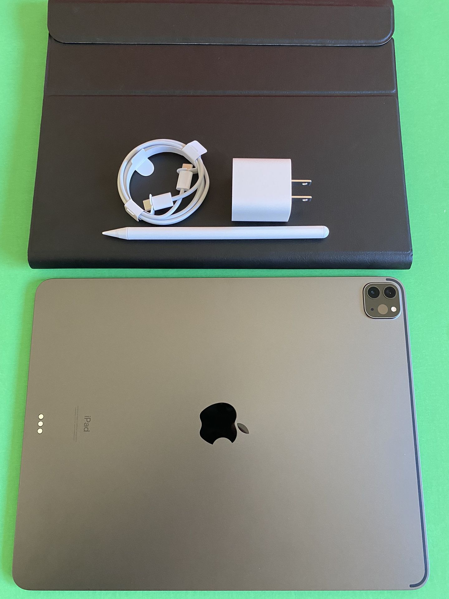 256GB Apple IPad Pro 12.9” 5th Generation (Latest 2021 Model / M1 