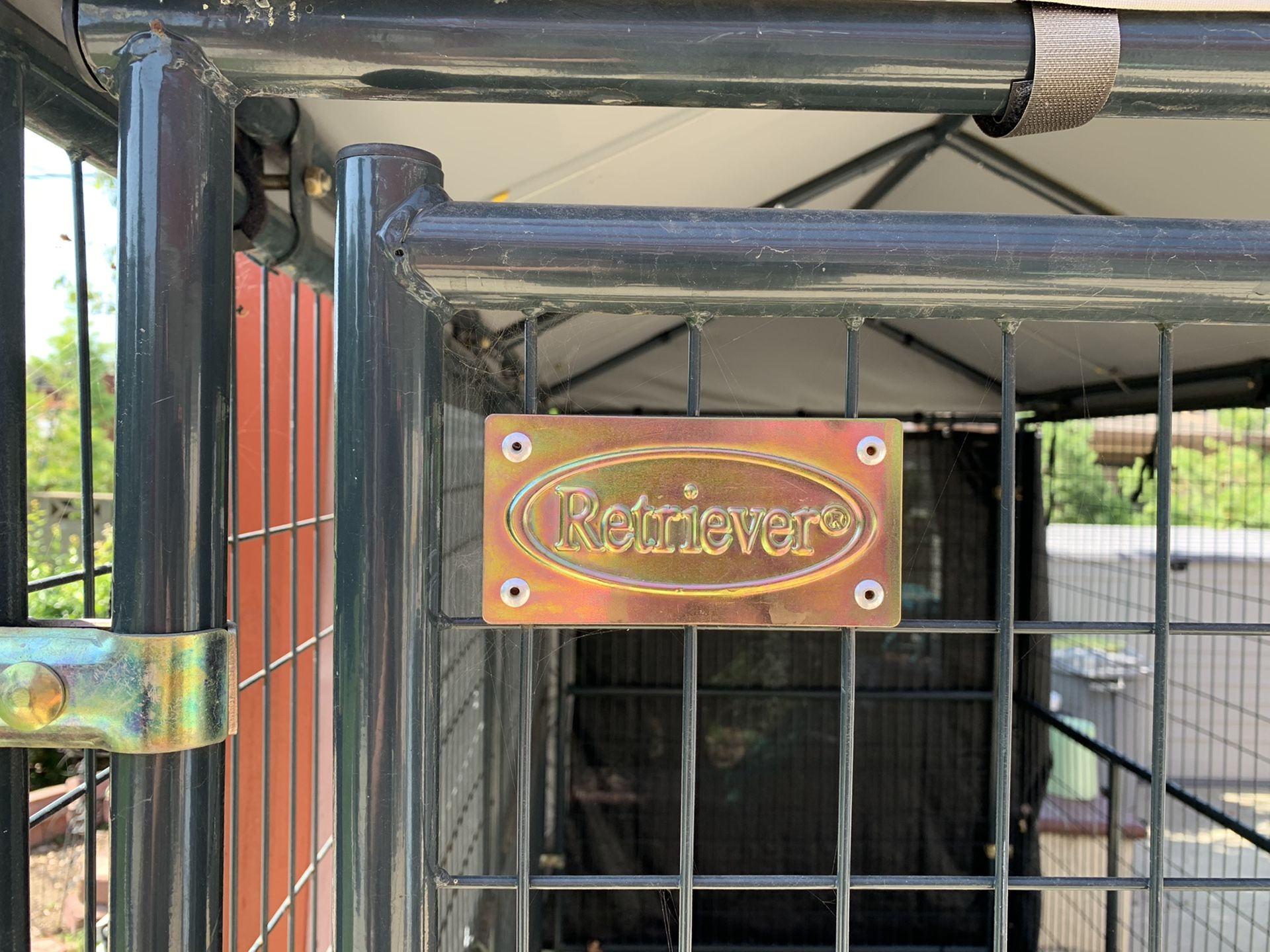 Retriever Lodge Expandable Dog Kennel Crate With Roof for Sale in