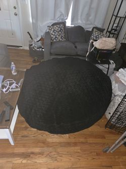 Memory foam, bean bags, lounge, chair.
6 foot diameter.
It's huge