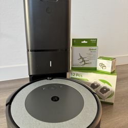 iRobot Roomba i4+ EVO (+ Edge Brush, Vacuum Bag, Filter Replacements)