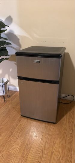 Emerson Mini Fridge with Freezer free delivery 🚚