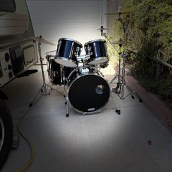 Complete 6 Piece Tama Drumset - Ready To Rock !!