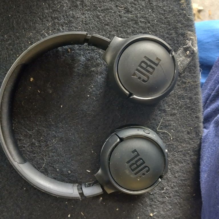 JBL Bluetooth Headphones