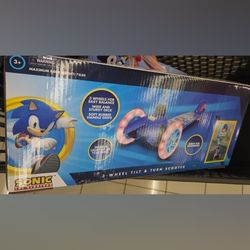 Sonic 3-wheel tilt & turn scooter. 