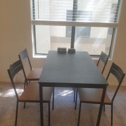 4-person Dining Table, 4  Chairs 