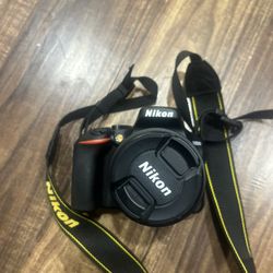 Nikon D3500 
