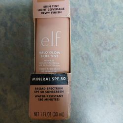 e.l.f  Halo Glow Skin Tint In Light Cool 