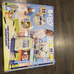 New In Box-Bluey Cook With Chef Bluey Kitchen Playset