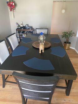 Six piece extendable dining room countertop table