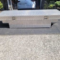 Diamond Cut Aluminum Truck Toolbox