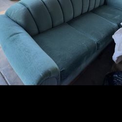 GREAT LOOKING COUCH