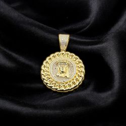 14KT 12.30g YELLOW RELIGIOUS PENDANT WITH SMALL DIAMONDS