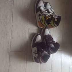 2 Jordan 1s