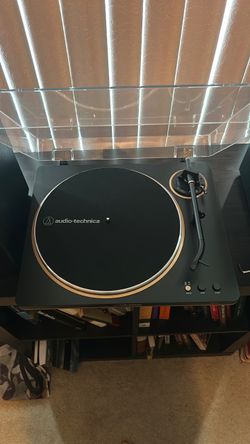 Audio-Technica AT-LP70X Vinyl Record Player + Insignia Speakers
