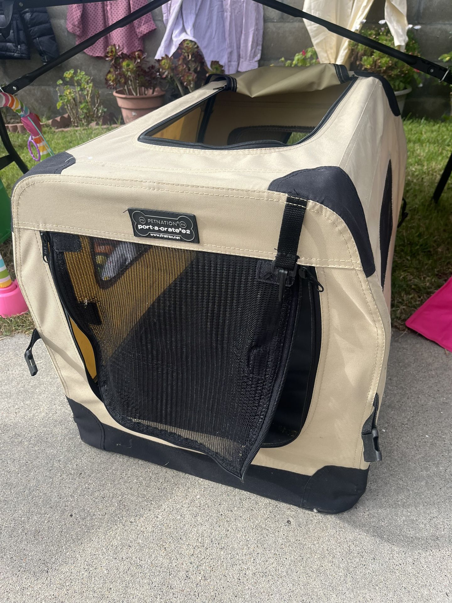 Medium size dog Crate