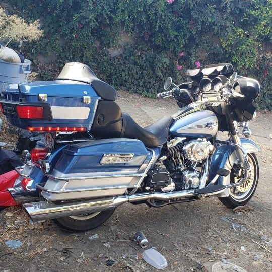 Harley F L H T C U I 2006 Excellent Condition Clean Title