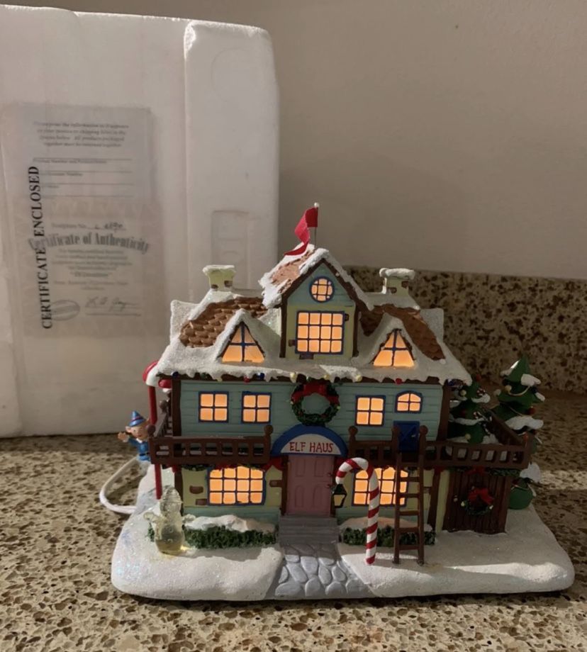 Hawthorne Village Rudolph's Christmas Town "Elf Dormitory" with COA
