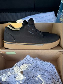 Safety toe shoes
