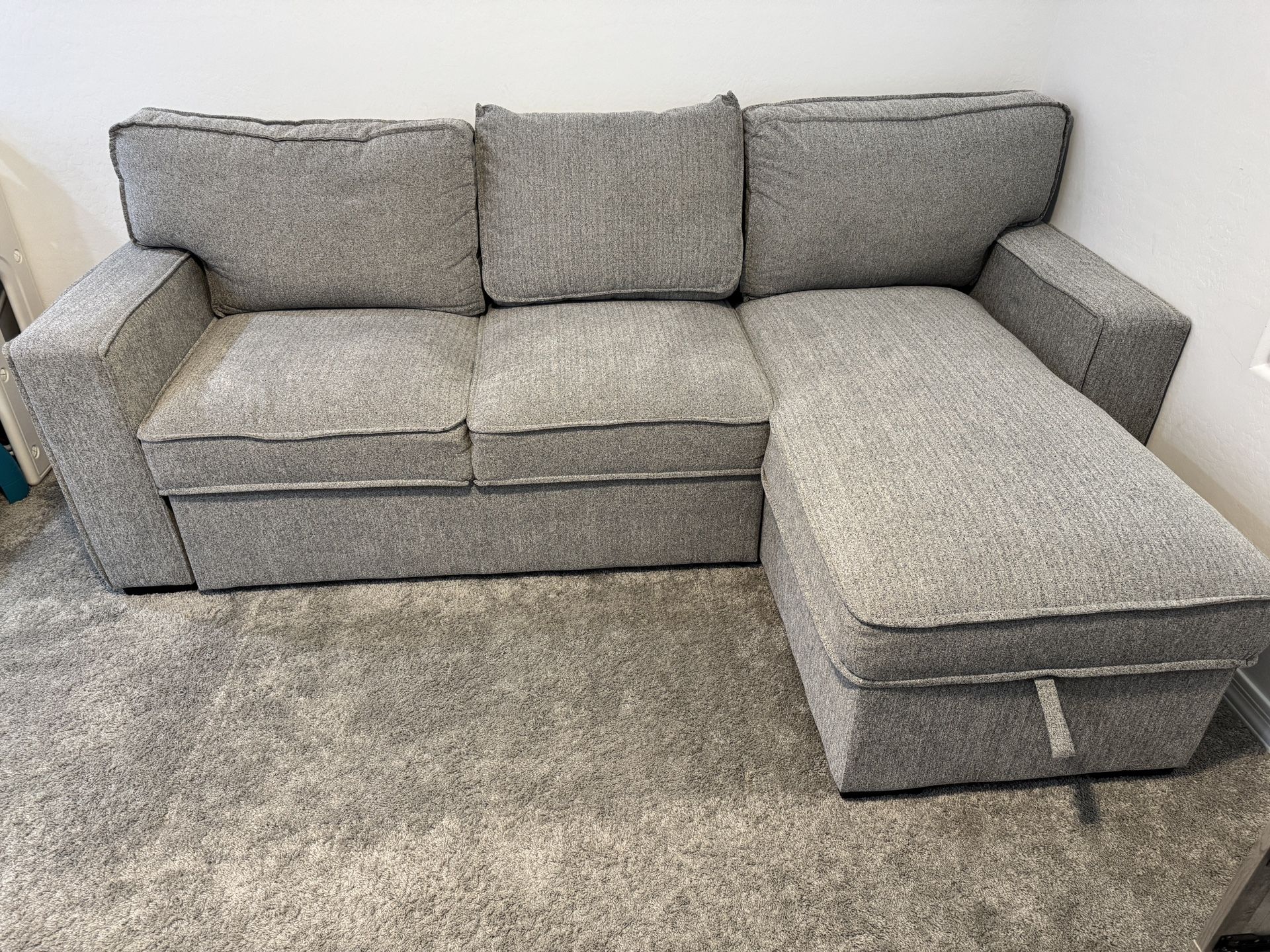 Modern Lightly Used Sofa – Great Condition, Stylish & Comfy!