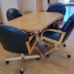 Dining Table / Breakfast Nook Table W/4 Chairs