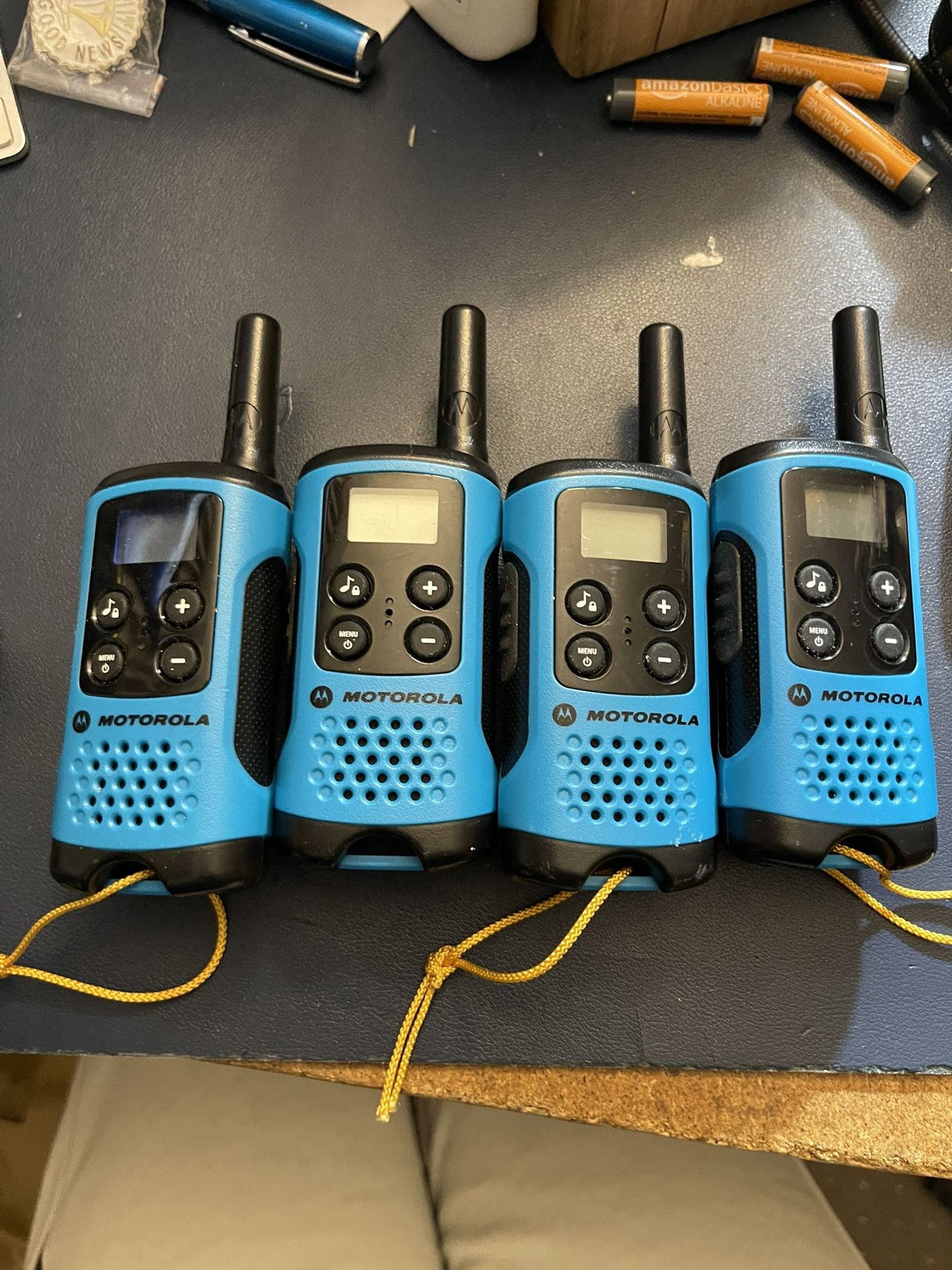 4 Motorola Talkabout T100TP Blue 22 channels Two-Way Walkie Talkies Tested-Works