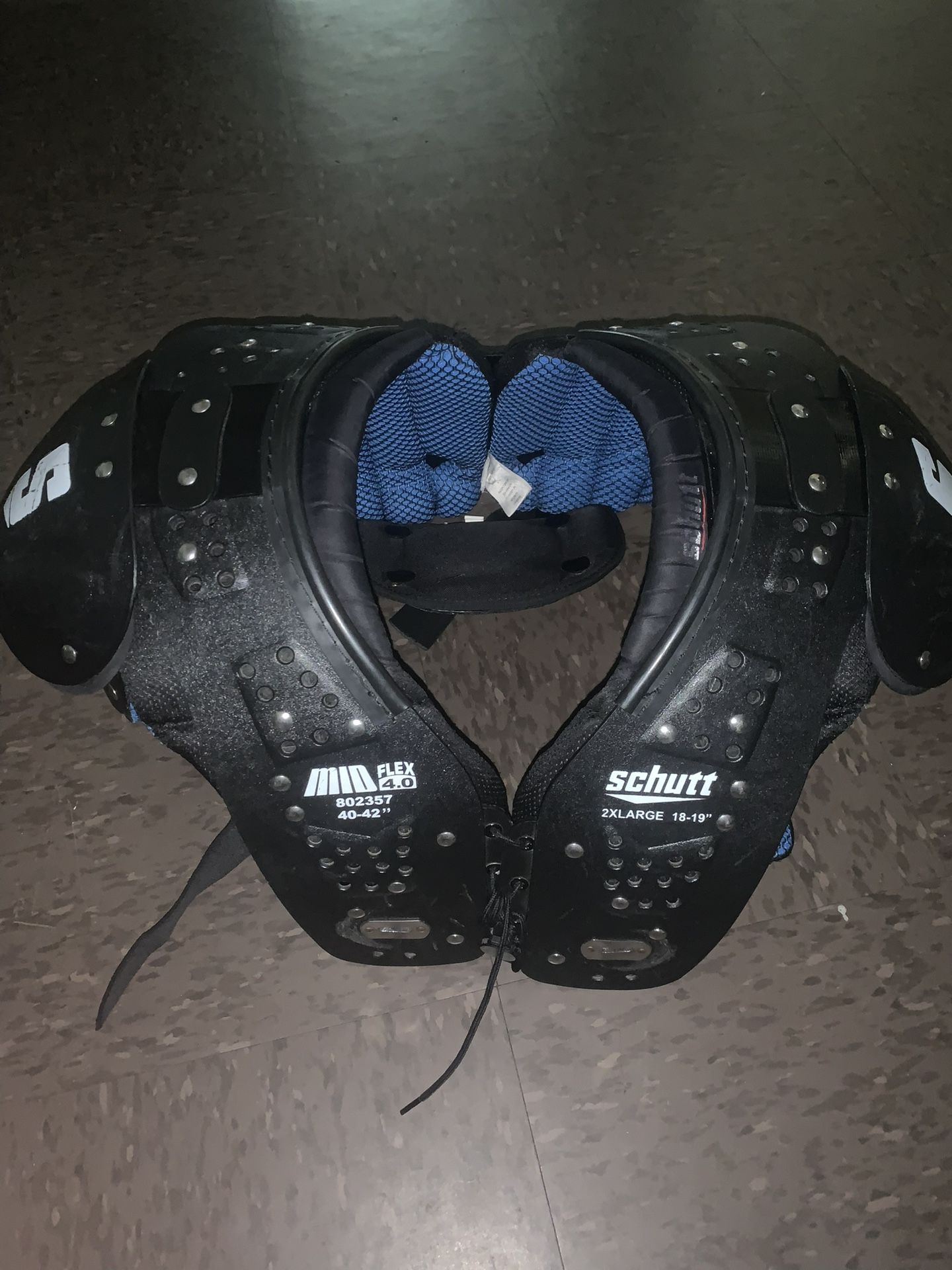 Schutt Sports Varsity FLEX 4.0 All Purpose & Skill Football Shoulder Pads