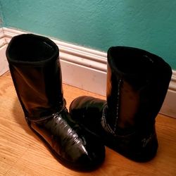 Zodiac Black Patten Ugg Style Boots..size 5 Womens...Great Condition!