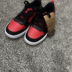 NWT BLACK & RED NIKE COURT DUNKS