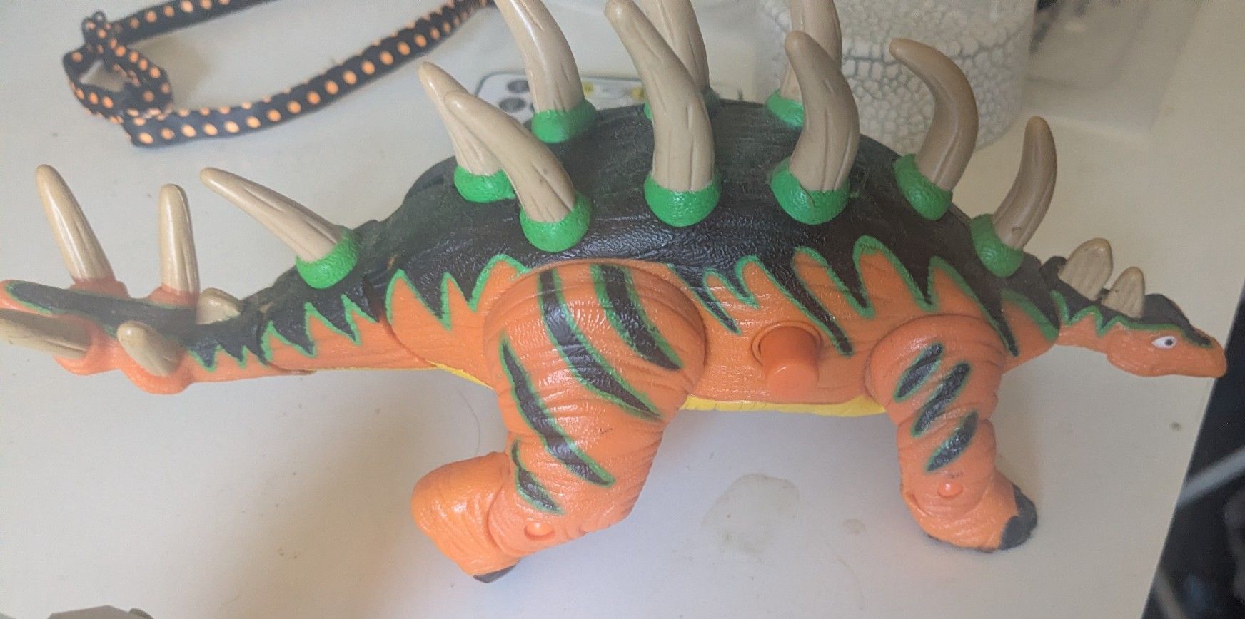 Mattel 2005 Imaginext Dinosaur orange black green with Flip Tail 9.25" J0349