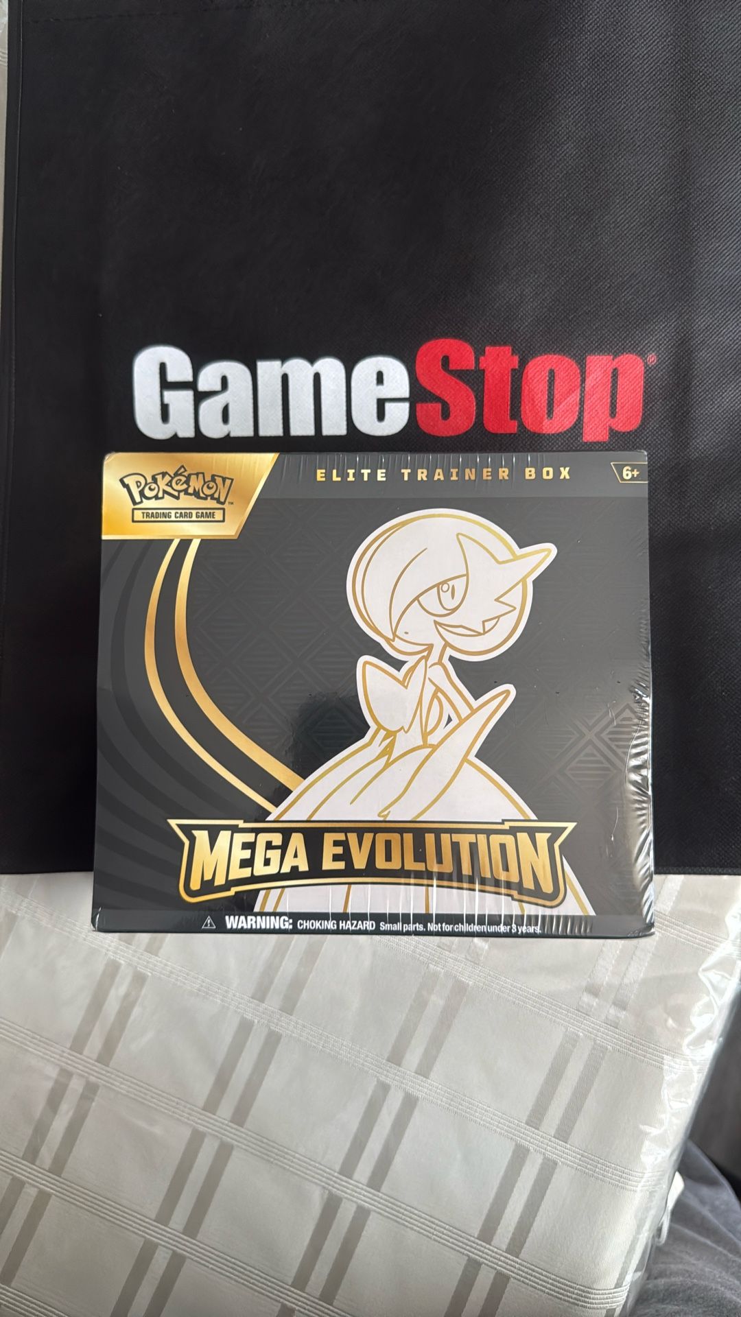 Pokemon Mega Evolution Elite Trainer Box Gardevoir