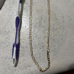 14k gold fígaro chain