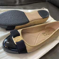 Salvatore Ferragamo Beige and Black Vara Bow Quilted Leather Ballet Flats 8C