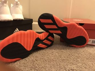 Adidas,Donovan Mitchell issue 1