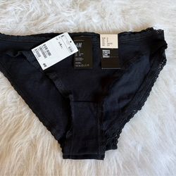 New- H&M 4 pack Women’s Panties - Size S