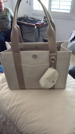 Lululemon tote bag