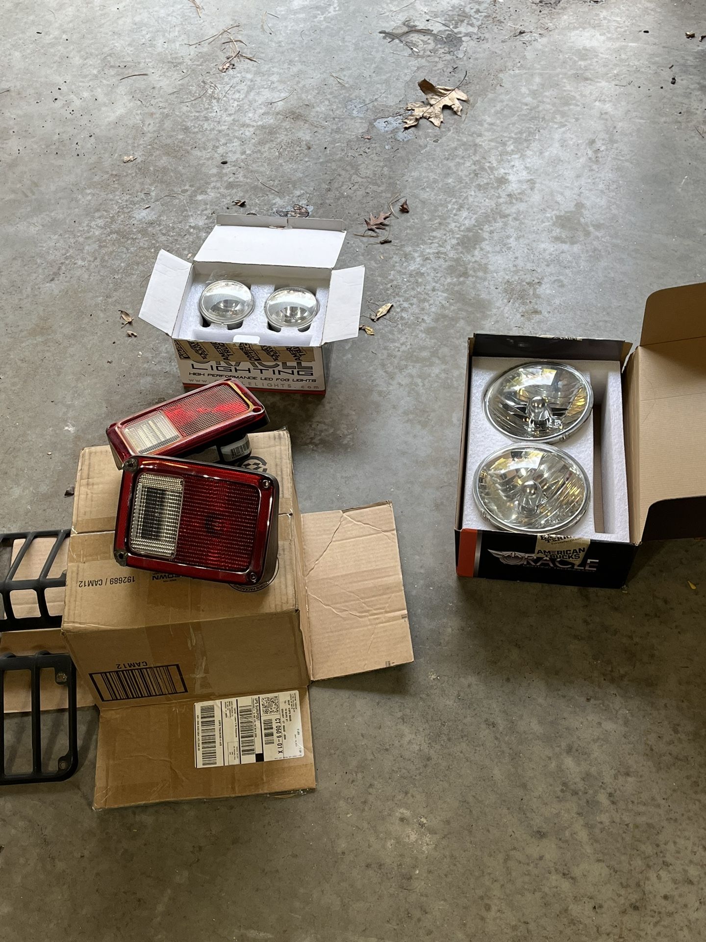 Jeep Wrangler, Headlights, Fog lights and Brake lights