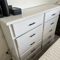 10 Drawer Dresser 