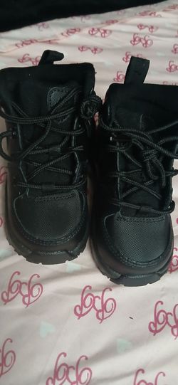Nike manoa