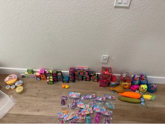 Squishies for sale (Needoh, speks, sugar swaps, squeezy, ect..)
