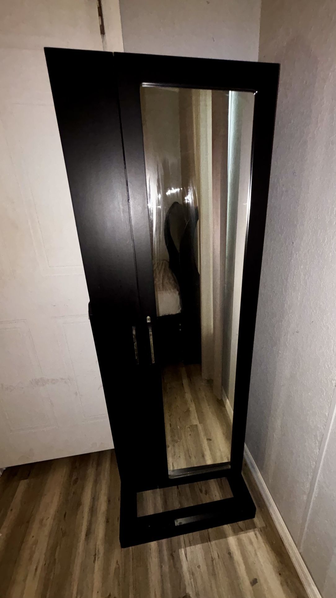 💎 Standing Jewelry Armoire w/ Full-Length Mirror