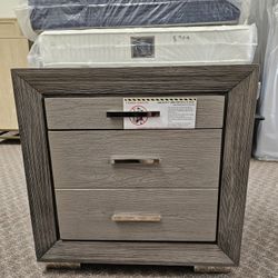 Nightstand 