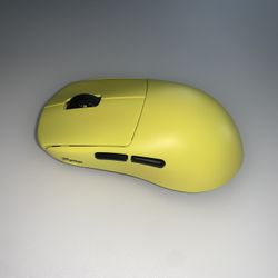 Scyrox V8 Gaming Mouse