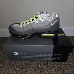 Nike Air Max Neon  sz 12