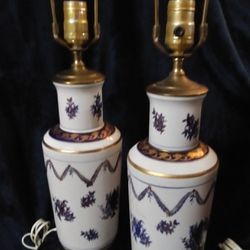 2 VERY BEAUTIFUL MATCHING ANTIQUE LAMPS! GREAT WORKING CONDITION! ASKING $175 FOR BOTH! $175!!