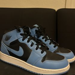 Air Jordan 1 Mid (GS) University Blue