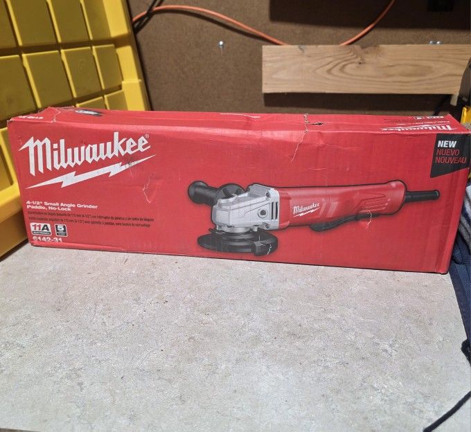 MILWAUKEE Electric Tool 6142-31 Milwaukee 4-1/2 11 Amp Small Angle Grinder Paddle, No Lock, 3.31" x 5.51" x 16.75"
