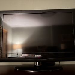 32 Inch Samsung TV