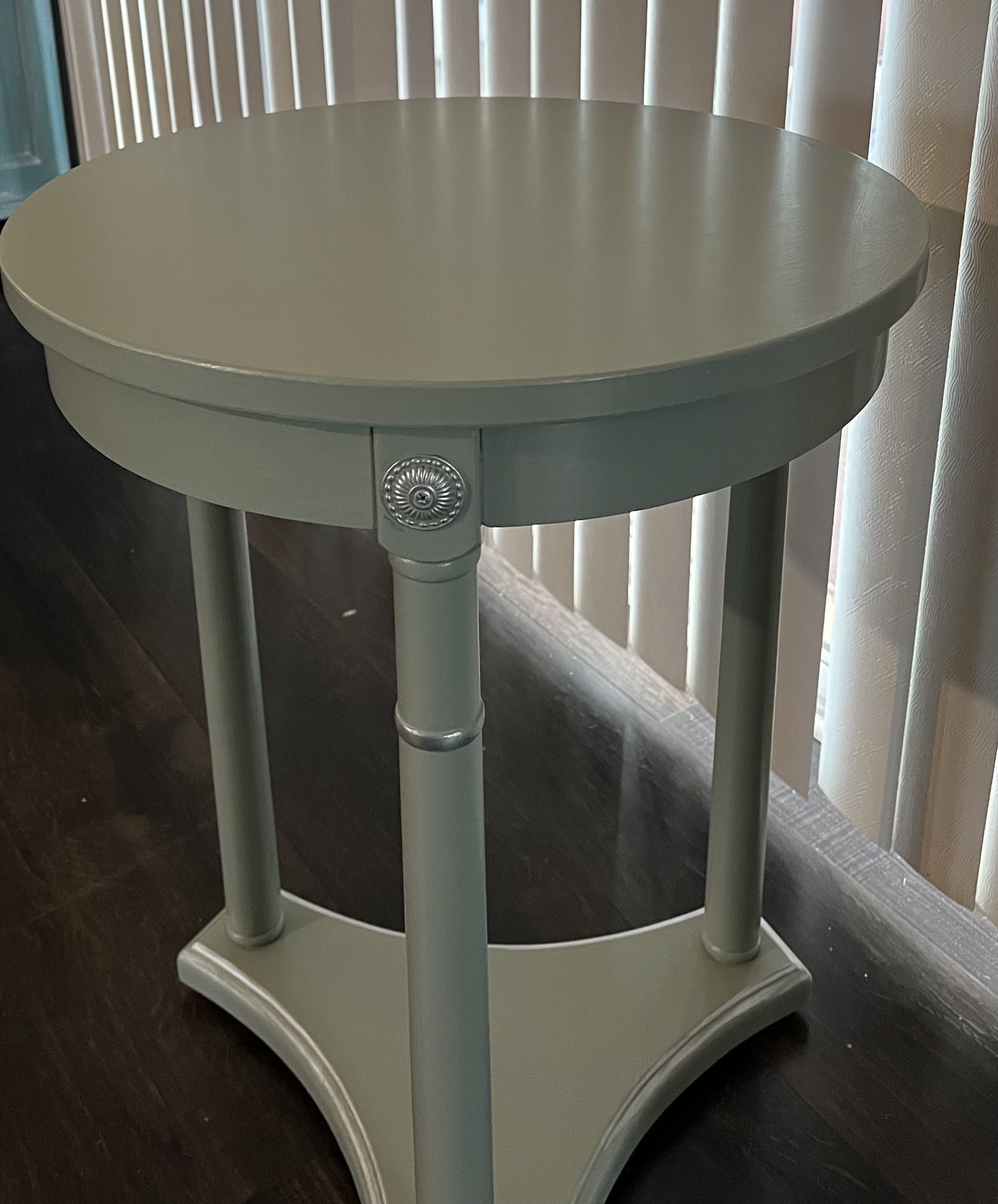 Refurbished Round Accent table